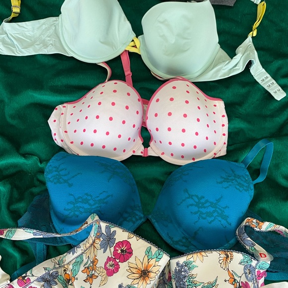 Still new.worn just once. - Picture 2 of 3